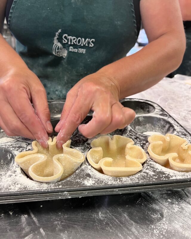 Did you know that we do all of our baking from scratch, right here at @stromsfarm ? 

Doing it the "old-fashioned" way is exactly how to get the perfect buttery & flaky crust... just like grandma used to make! 

Thanksgiving pre-orders are open until October 8! 

#StromsFarm #LocalBakery #ThanksgivingDessert #HomemadeBaking